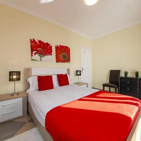 B17 - The Stunning Seaview Daire *