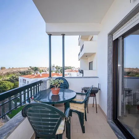 B17 - The Stunning Seaview Apartment