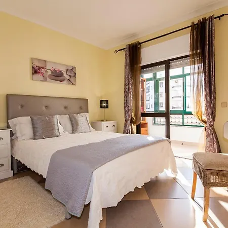 B17 - The Stunning Seaview Apartment