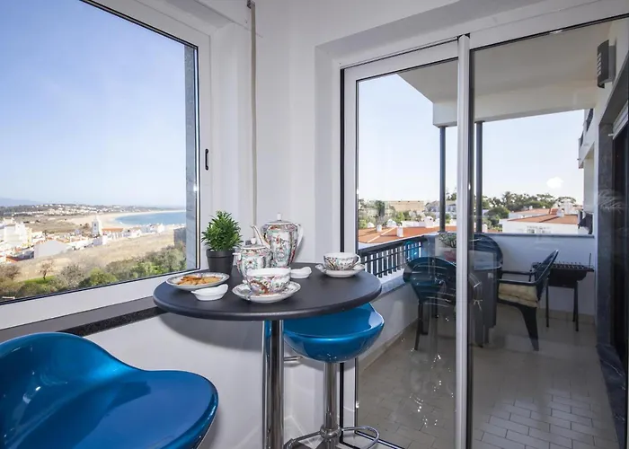 B17 - The Stunning Seaview Appartement