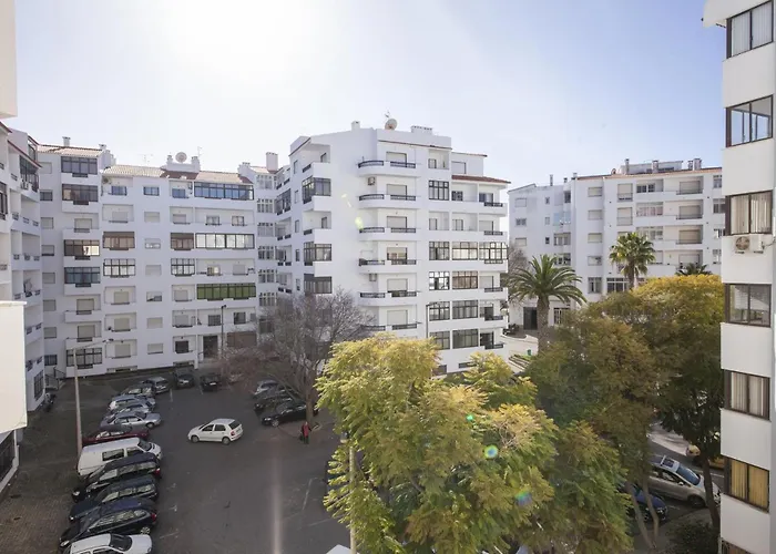 B17 - The Stunning Seaview Apartment *